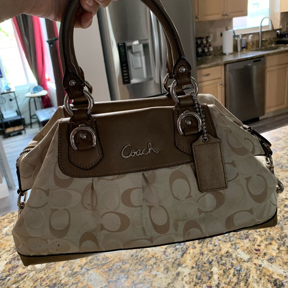 Coach handbag / shoulder bag purse
